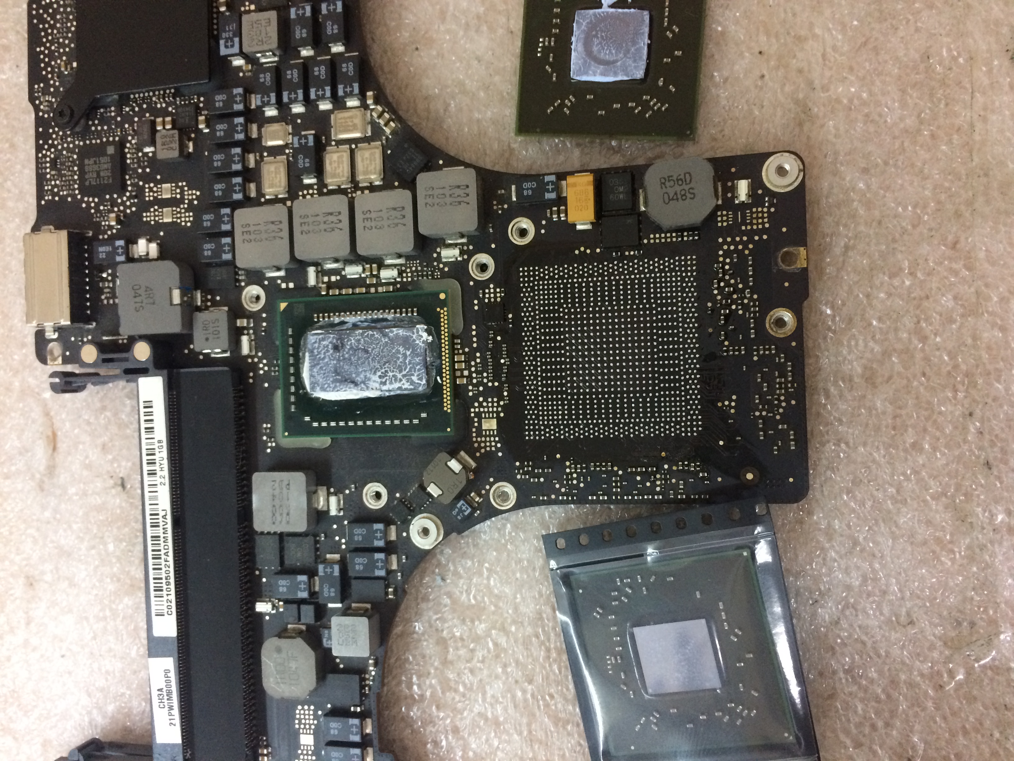 Замена видеокарты MacBook Pro A1278 216-0810005